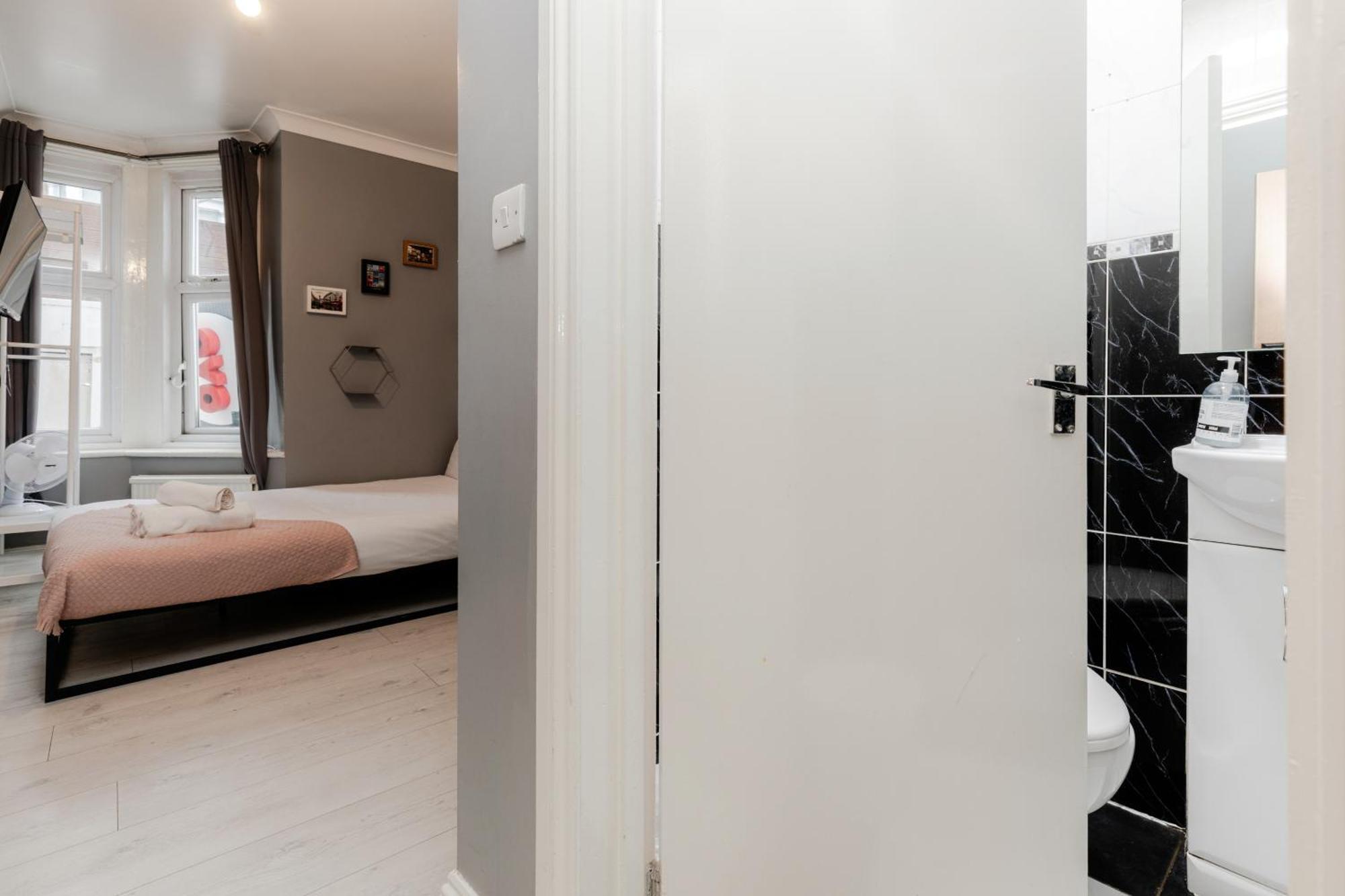 Orlando Hotel Лондон Экстерьер фото