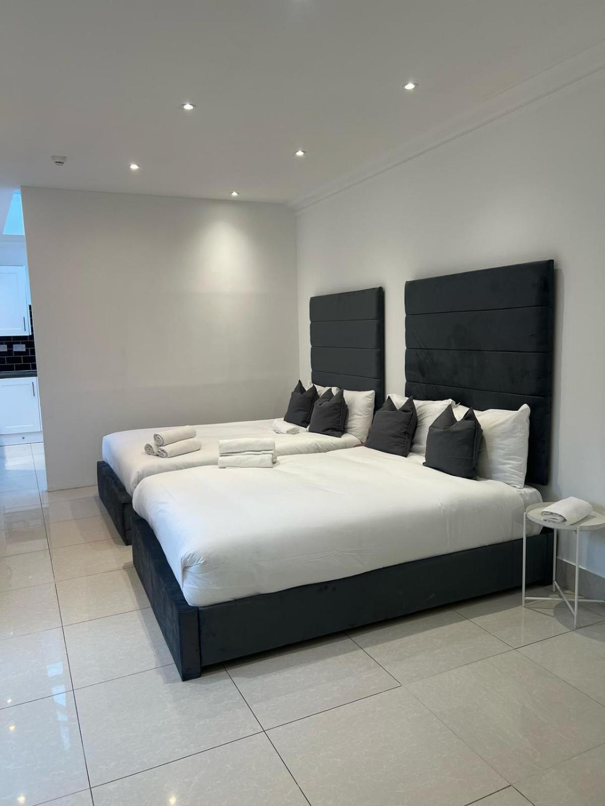 Orlando Hotel Лондон Экстерьер фото